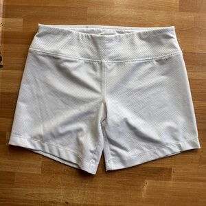 Turtles & Tees athletic shorts , white , girls size small,golf shorts